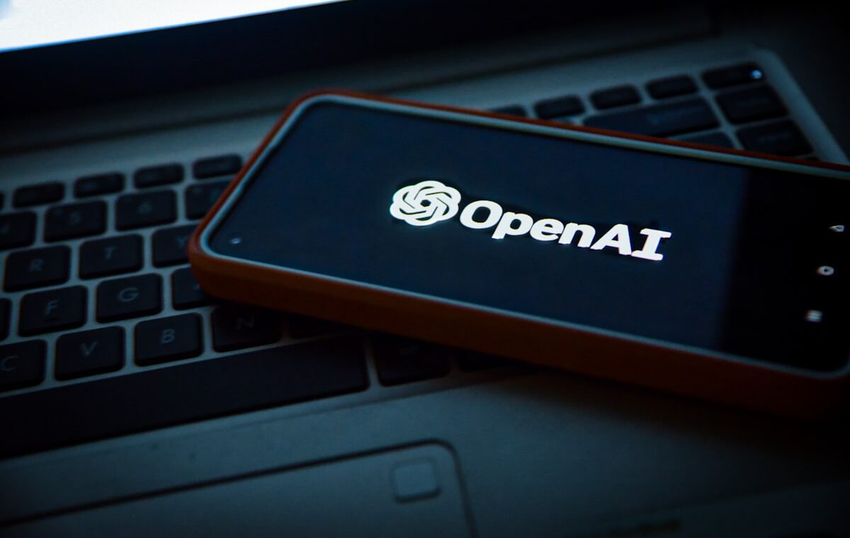 Interface abstrata com dados e automação