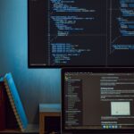 Monitores com código e documentação técnica